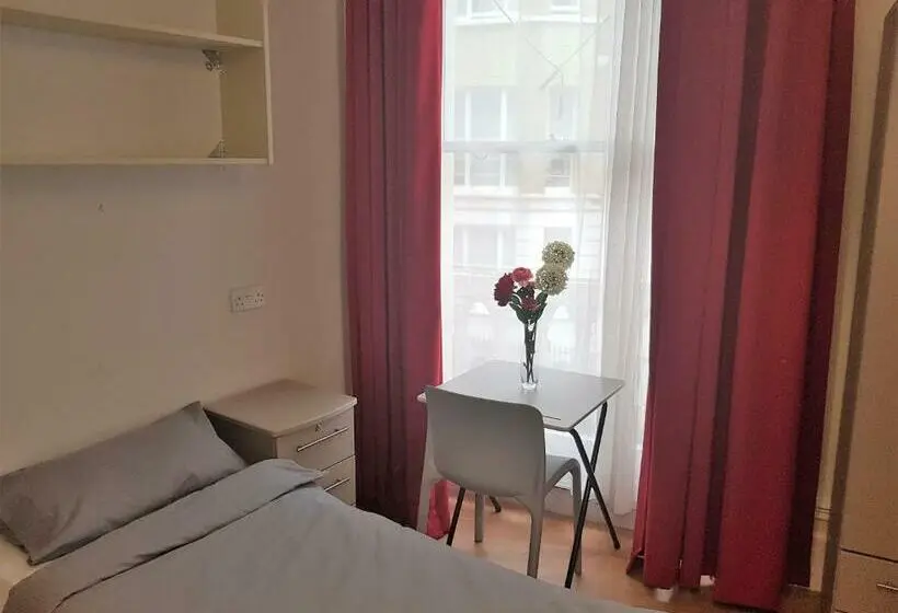 Standard Yhden Hengen Huone, Belvedere House