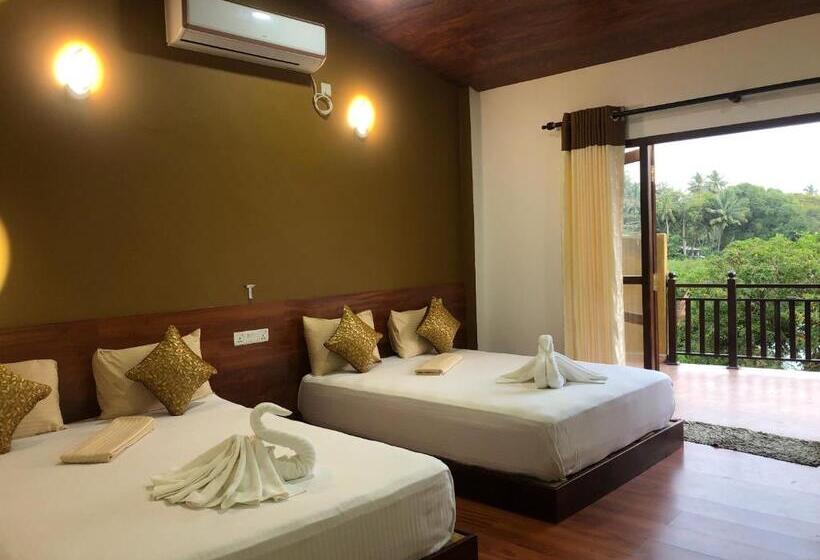 חדר סטנדרט לארבעה, Canal S Edge