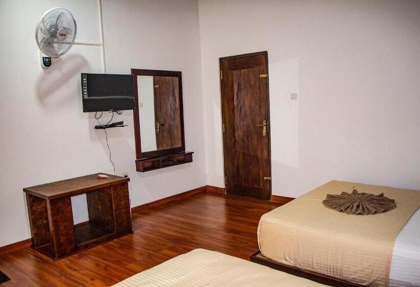 חדר סטנדרט לארבעה, Canal S Edge