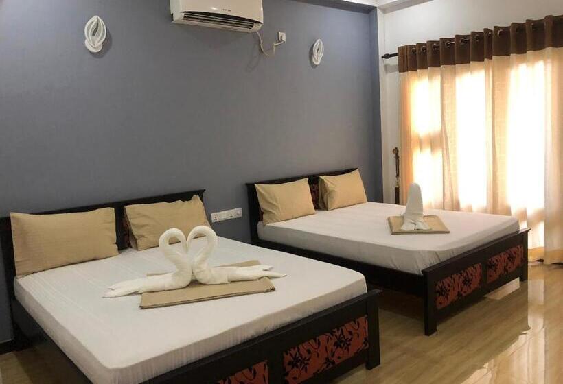 חדר סטנדרט לארבעה, Canal S Edge