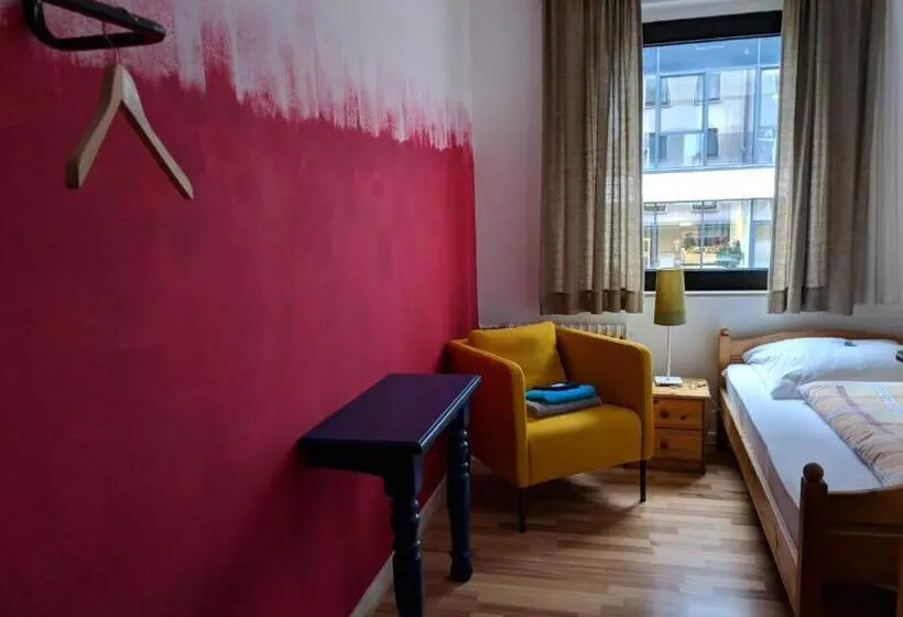 اتاق اکونومی یک تخته, Ruhrtropolis Hostel
