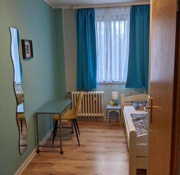 Номер Economy Индивидуальный, Ruhrtropolis Hostel