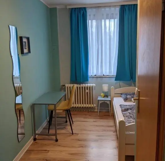 اتاق اکونومی یک تخته, Ruhrtropolis Hostel