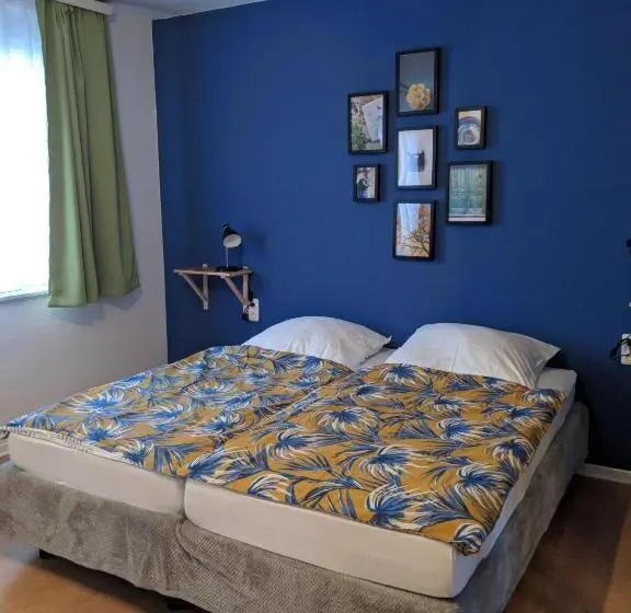 اتاق استاندارد, Ruhrtropolis Hostel