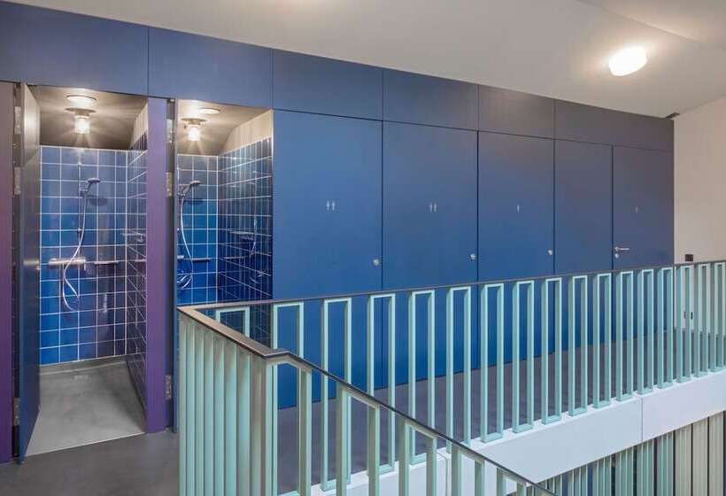 标准四人间共用浴室, Bern Youth Hostel