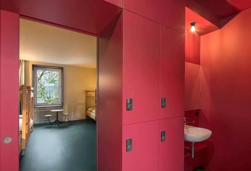 اتاق استاندارد چهارنفره با سرویس بهداشتی مشترک, Bern Youth Hostel