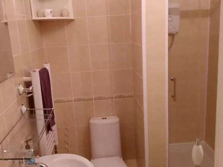 Standard Kolmen Hengen Huone, Parasol Weston Guest House