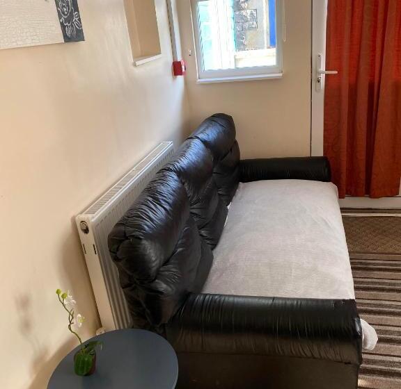 Pokój Standard, Parasol Weston Guest House