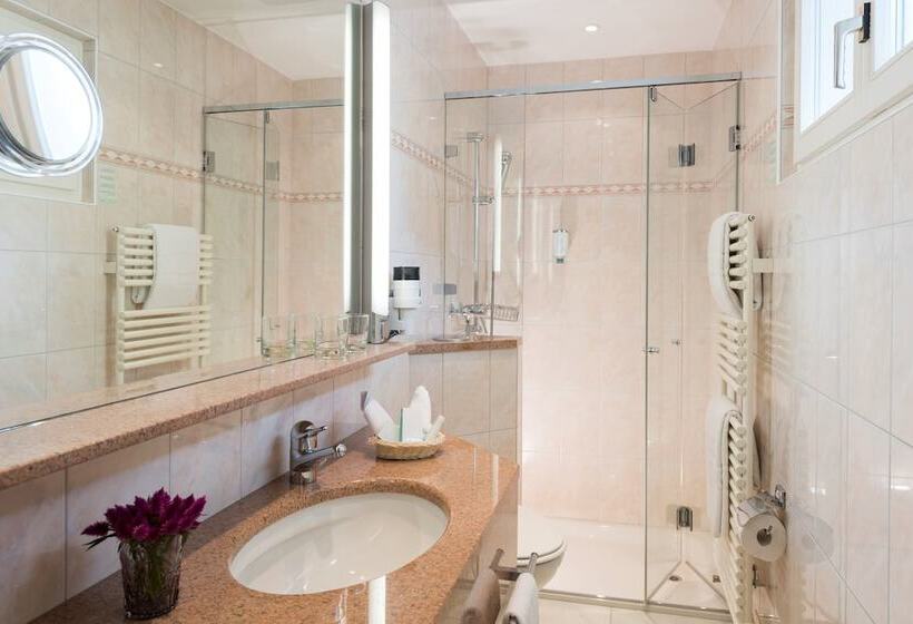 Quarto standard, Albris