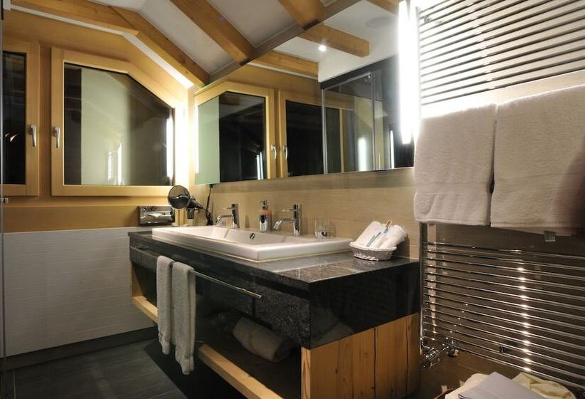 اتاق استاندارد با چشمانداز رودخانه, Albris