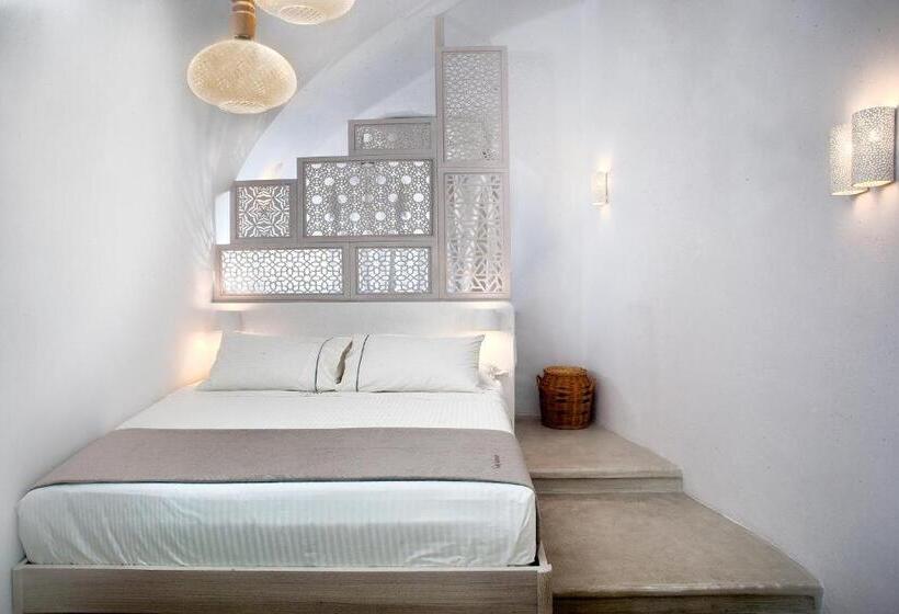 سوئیت جونیور با ماساژ آبی, Aperto Suites  Adults Only