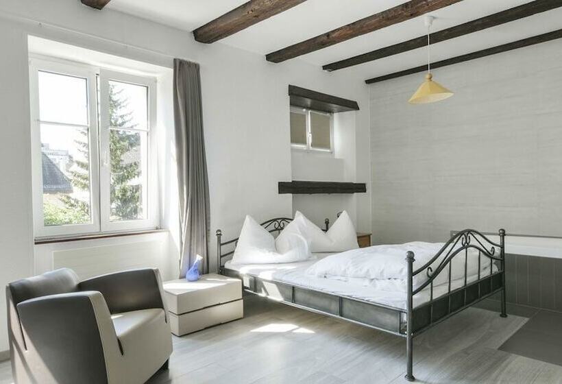 Люкс, Hôtel Chez Gilles