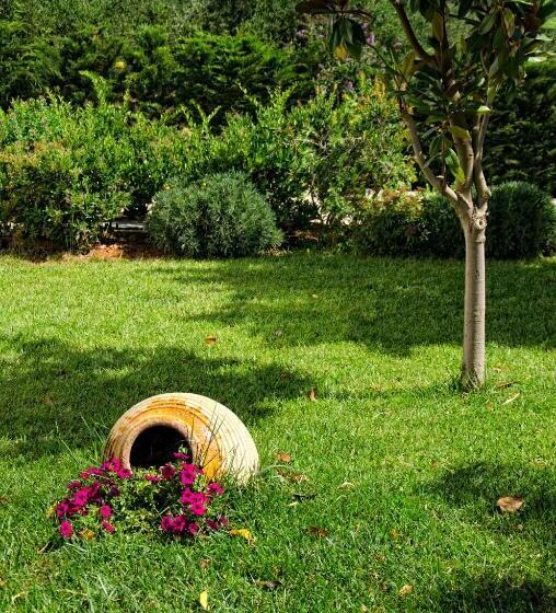 Family flat with garden view, Colonides Beach