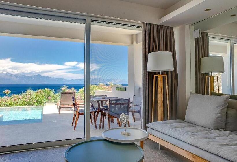 豪华套房, Colonides Beach