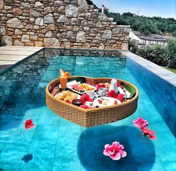 豪华套房, Colonides Beach