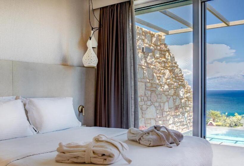 豪华套房, Colonides Beach