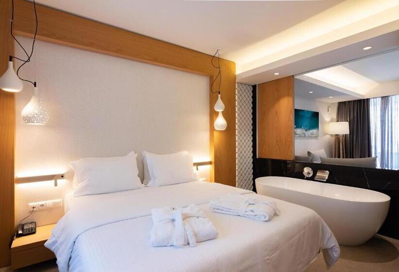 豪华套房, Colonides Beach