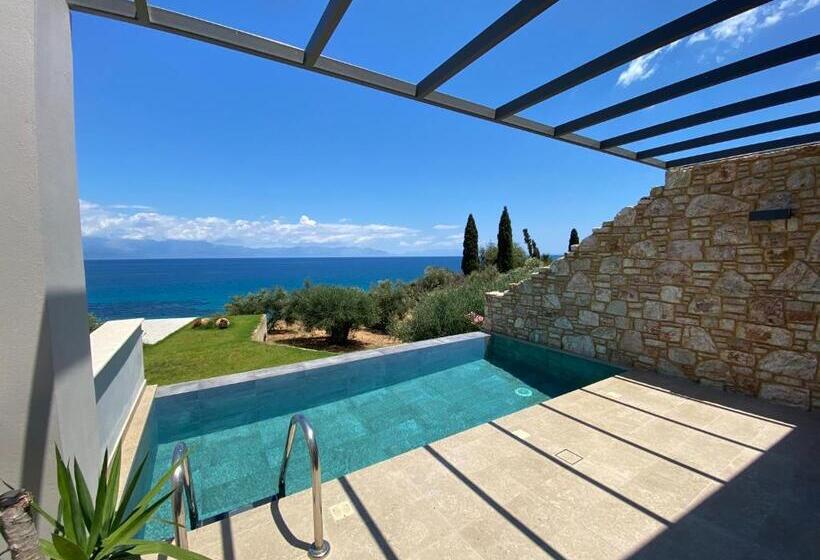 豪华套房, Colonides Beach