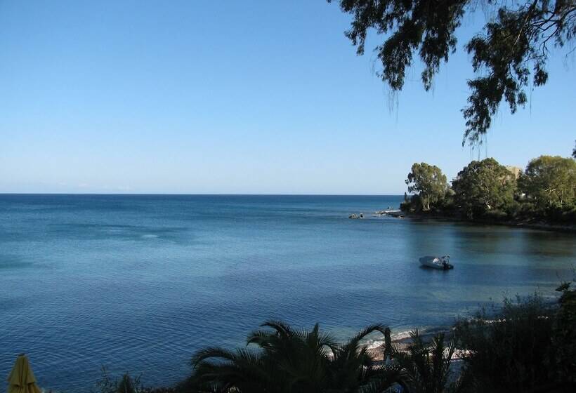 דירת חדר נוף לים, Grekis Beach Hotel And Apartments