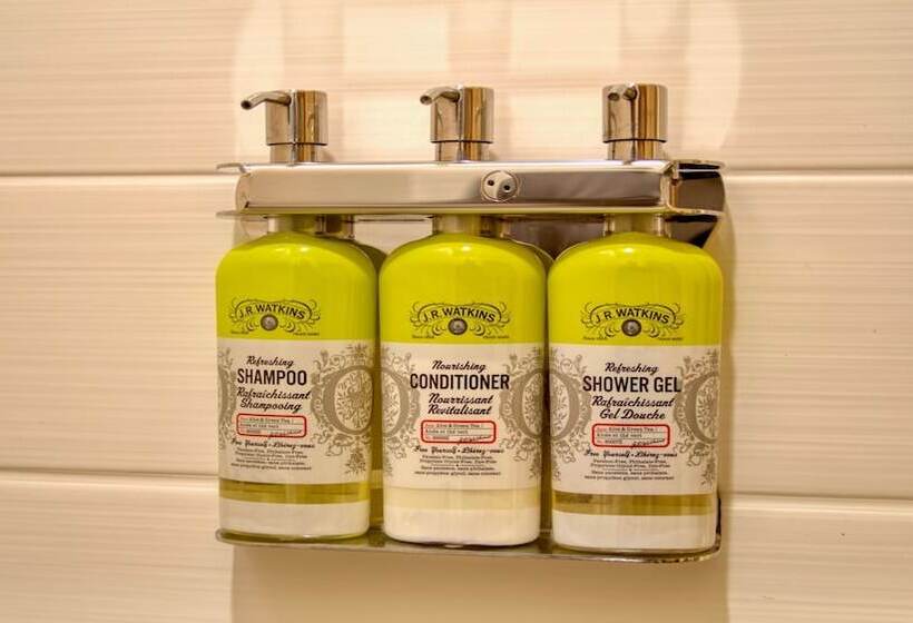 جناح, Holiday Inn Express Hotel & Suites Byram, An Ihg