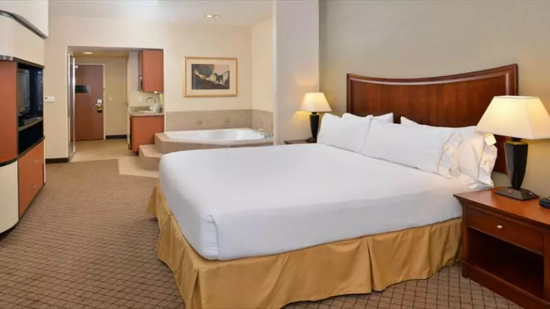 Standard-huone King-vuode, Holiday Inn Express Hotel & Suites Lincoln By Ihg