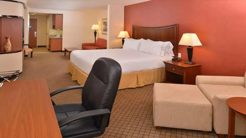 Sviitti King-vuode, Holiday Inn Express Hotel & Suites Lincoln By Ihg