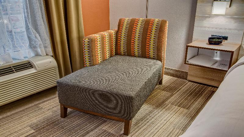 스위트 킹사이즈 침대, Holiday Inn Express Hotel & Suites London, An Ihg