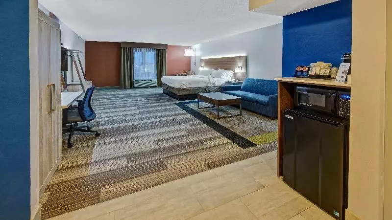 キングサイズベッドのスイートルーム, Holiday Inn Express Hotel & Suites London, An Ihg