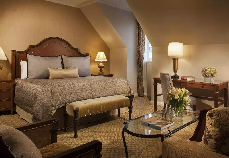 キングサイズベッドのスタンダードルーム, Holiday Inn Express Hotel & Suites London, An Ihg