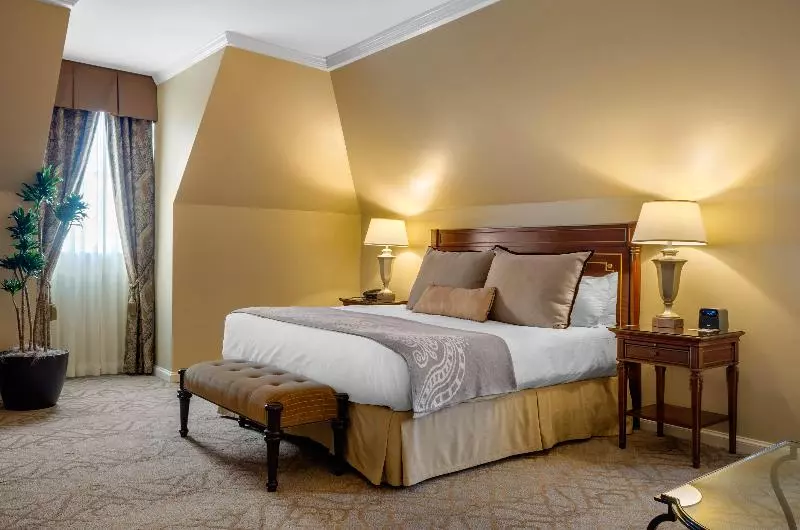 キングサイズベッドのスタンダードルーム, Holiday Inn Express Hotel & Suites London, An Ihg
