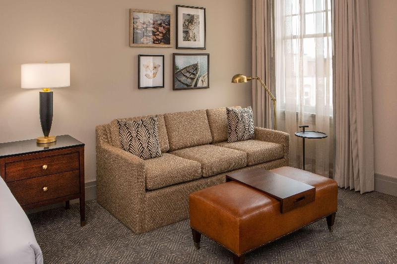 جناح بريميوم, Holiday Inn Express Hotel & Suites San Dimas, An Ihg