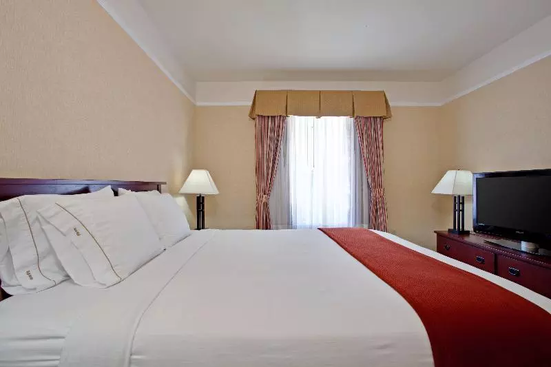 Sviitti King-vuode, Holiday Inn Express Hotel & Suites San Dimas, An Ihg