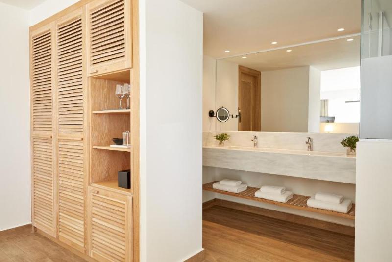 اتاق استاندارد با تخت بزرگ, Holiday Inn Express & Suites West By Ihg