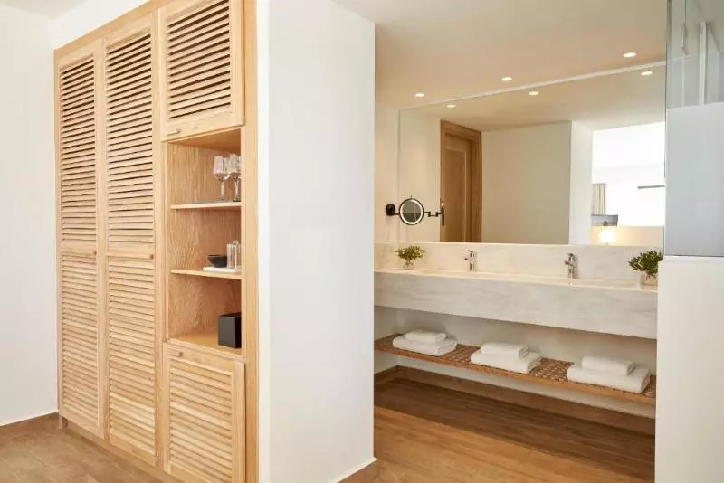 キングサイズベッドのスタンダードルーム, Holiday Inn Express & Suites West By Ihg