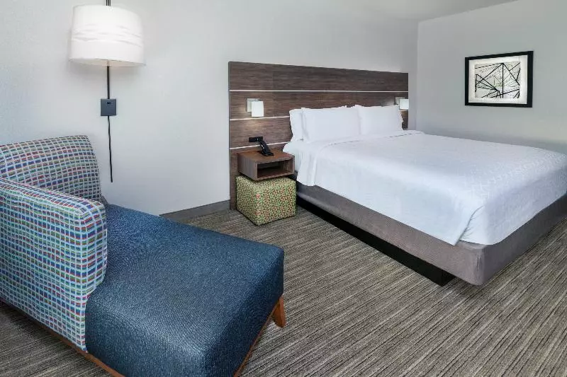 キングサイズベッドのスイートルーム, Holiday Inn Express & Suites West By Ihg