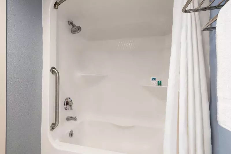 キングサイズベッドのスタンダードルーム, Holiday Inn Express Cambridge, An Ihg