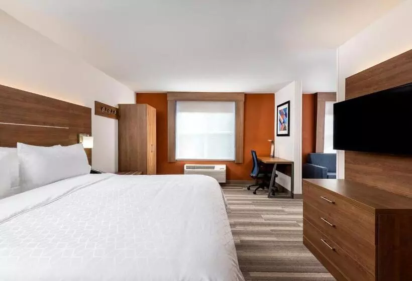 キングサイズベッドのエクゼクティブルーム, Holiday Inn Express Chapel Hill, An Ihg