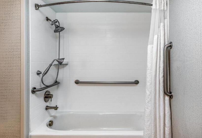 غرفة قياسية لذوى الاحتياجات الخاصة, Holiday Inn Express Chapel Hill, An Ihg