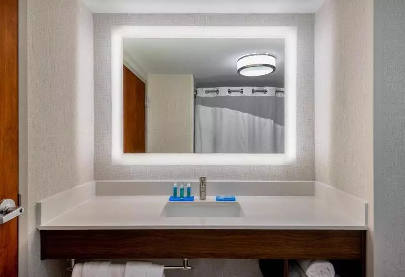 身障者適用スタンダードルーム, Holiday Inn Express Chapel Hill, An Ihg