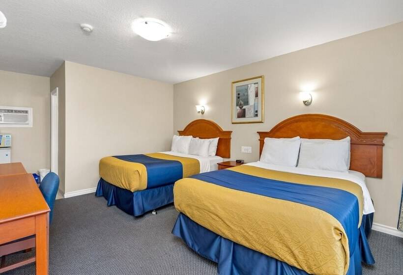 带2个双人床的标准工作室, Nights Inn Owen Sound