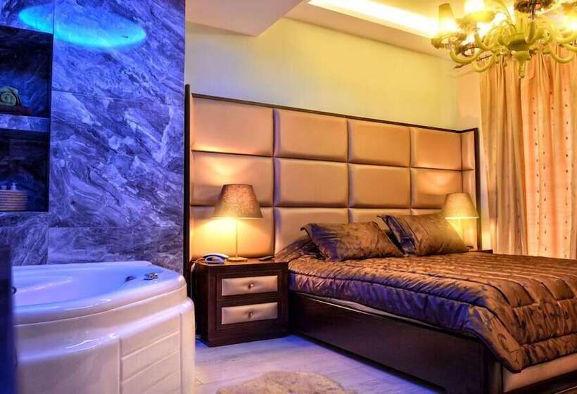 جناح ديلوكس, Orfeas Classic