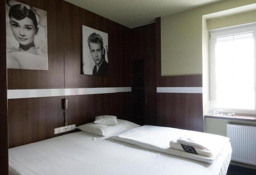 4인용 스탠다드 룸, Plzeň