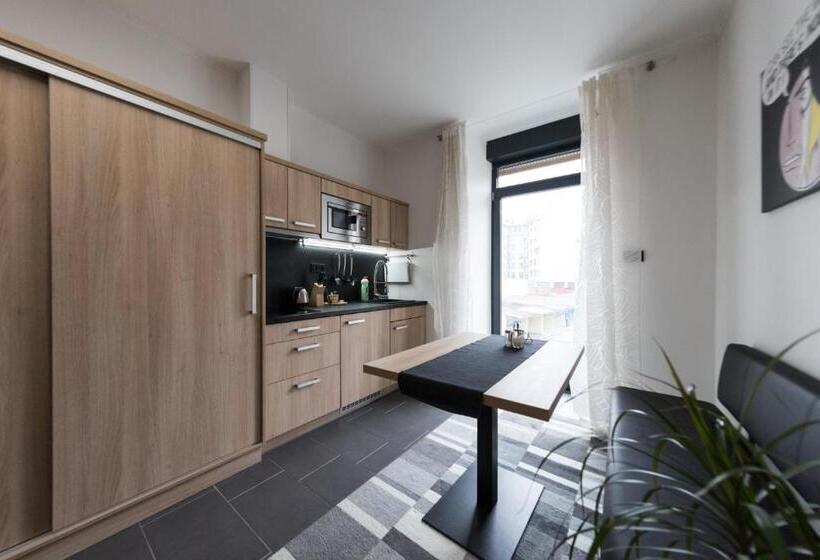 침실 1개 아파트, Plzeň