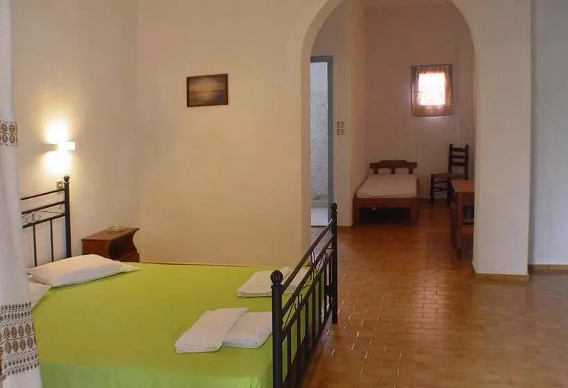 Chambre Triple Standard avec Balcon, Sunset