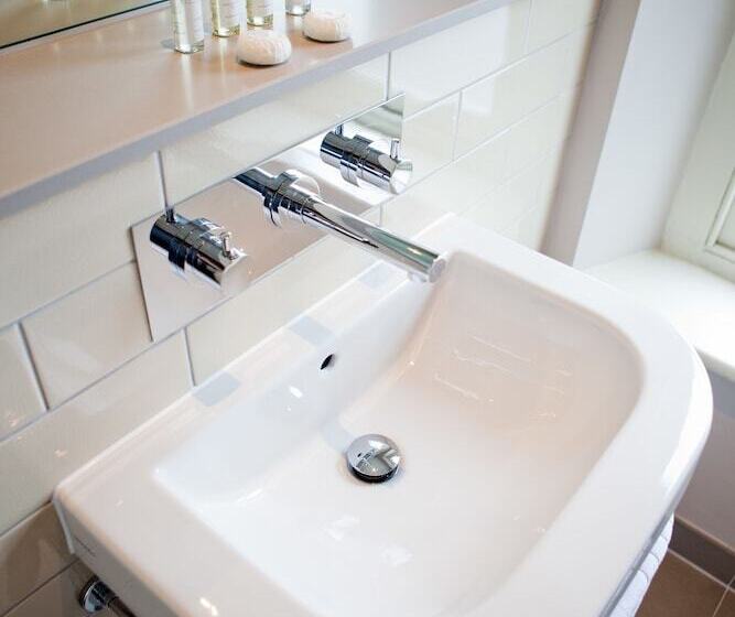 스탠다드 룸, The Wellington