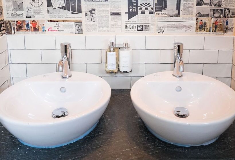 스탠다드 룸, The Wellington