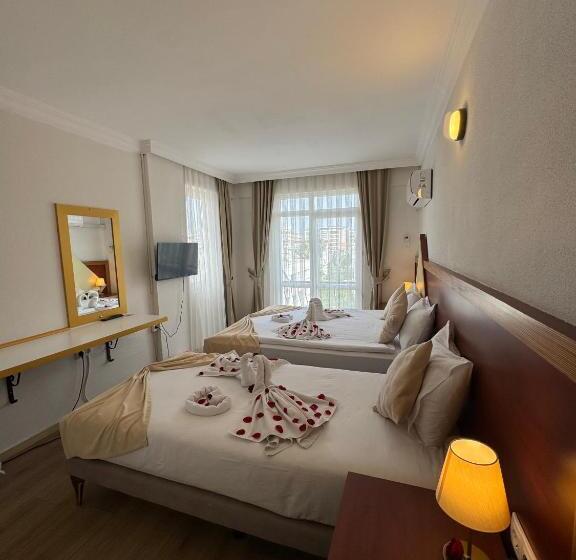 اتاق خانوادگی, Far Life