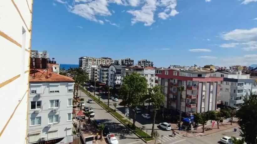 اتاق استاندارد, Far Life