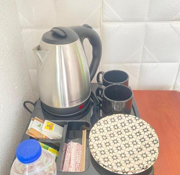 اتاق خانوادگی, Far Life