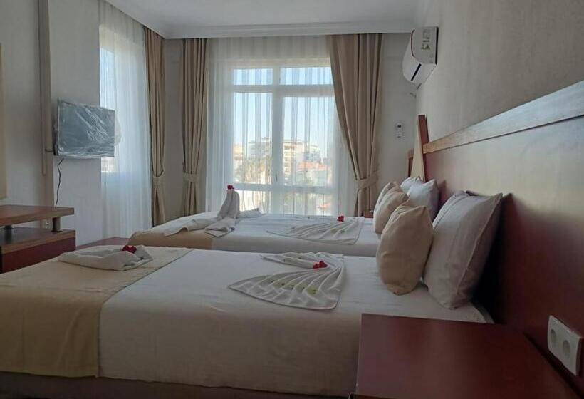 اتاق خانوادگی, Far Life